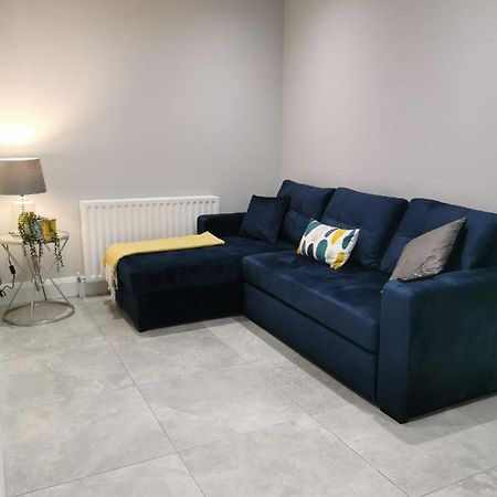 Modern 3-Bed Apartment In Magherafelt Sleeps 8 المظهر الخارجي الصورة