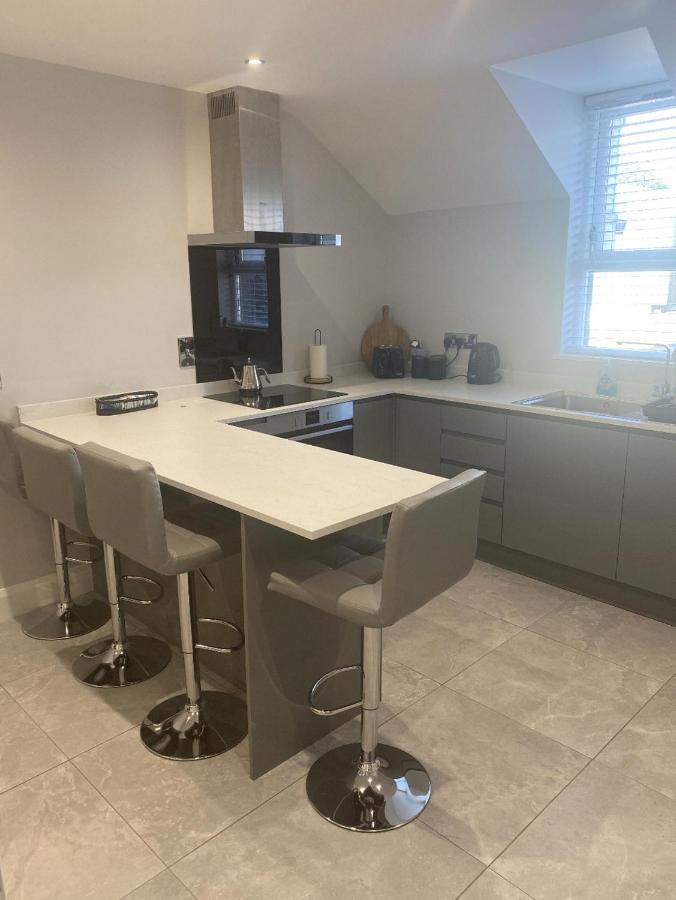 Modern 3-Bed Apartment In Magherafelt Sleeps 8 المظهر الخارجي الصورة