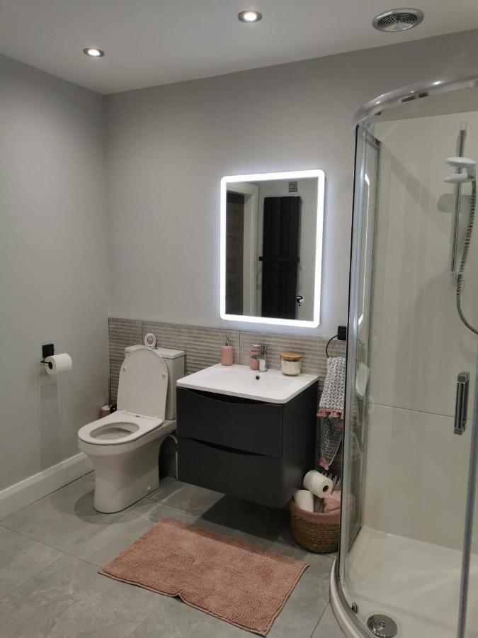 Modern 3-Bed Apartment In Magherafelt Sleeps 8 المظهر الخارجي الصورة