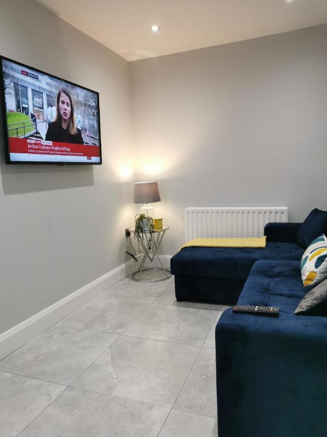 Modern 3-Bed Apartment In Magherafelt Sleeps 8 المظهر الخارجي الصورة