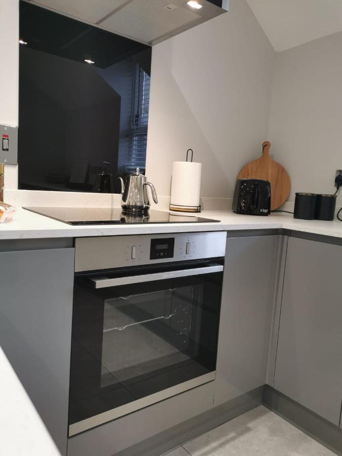 Modern 3-Bed Apartment In Magherafelt Sleeps 8 المظهر الخارجي الصورة